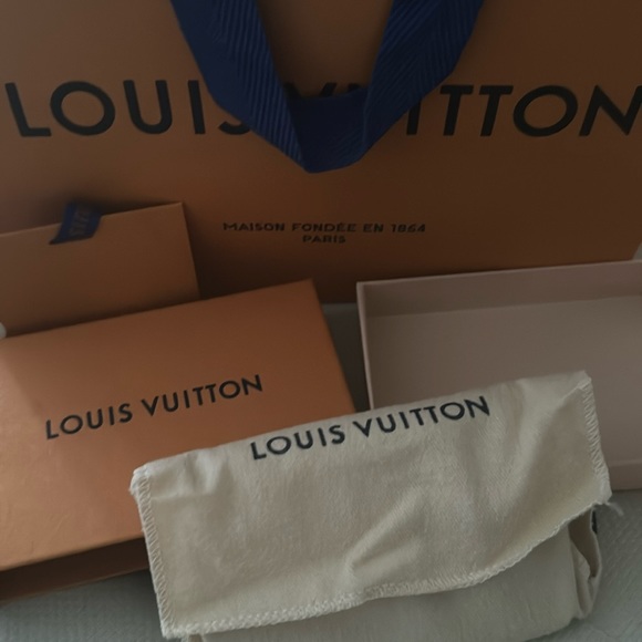 Louis Vuitton Pocket Organizer/Card Holder - Picture 4 of 4